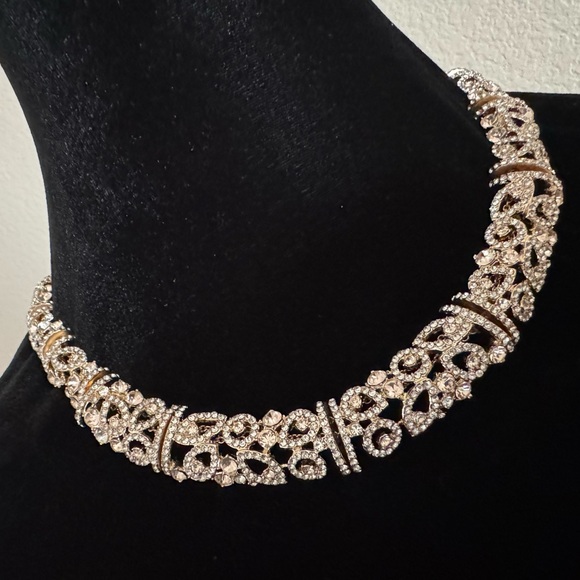 Givenchy
Silk Glass Stone Gold-Tone Collar Necklace - Picture 4 of 11